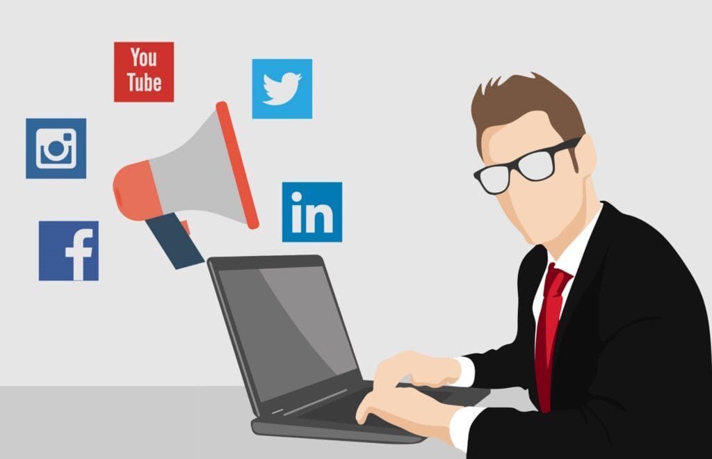 social media marketer - image